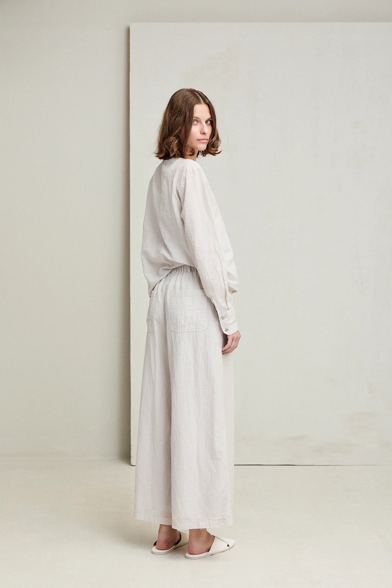 Light Crinkled Loose Pants
