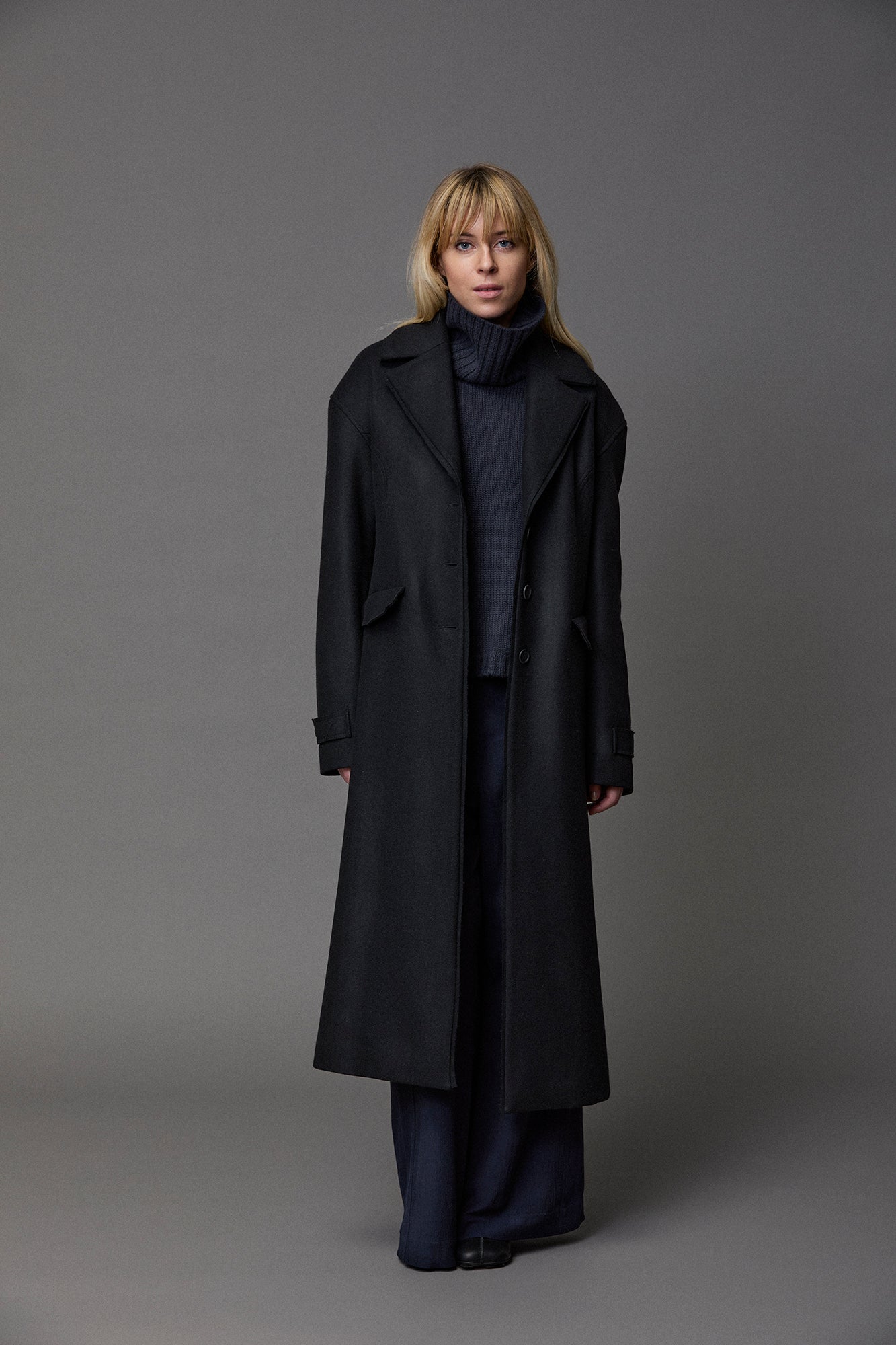 25327_Coat_25329_Cashmere_roll_neck.jpg