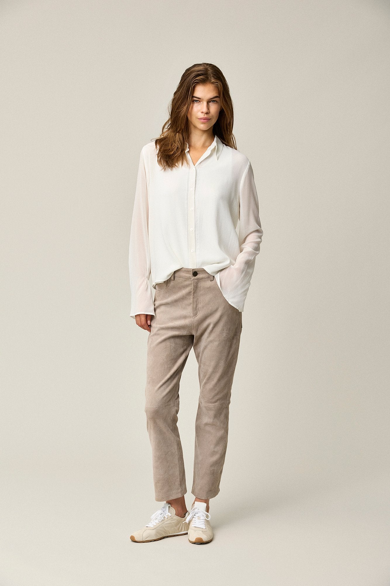 Suede Stretch Cropped Pants